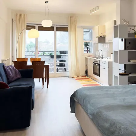 Domus Lucis Apartment *